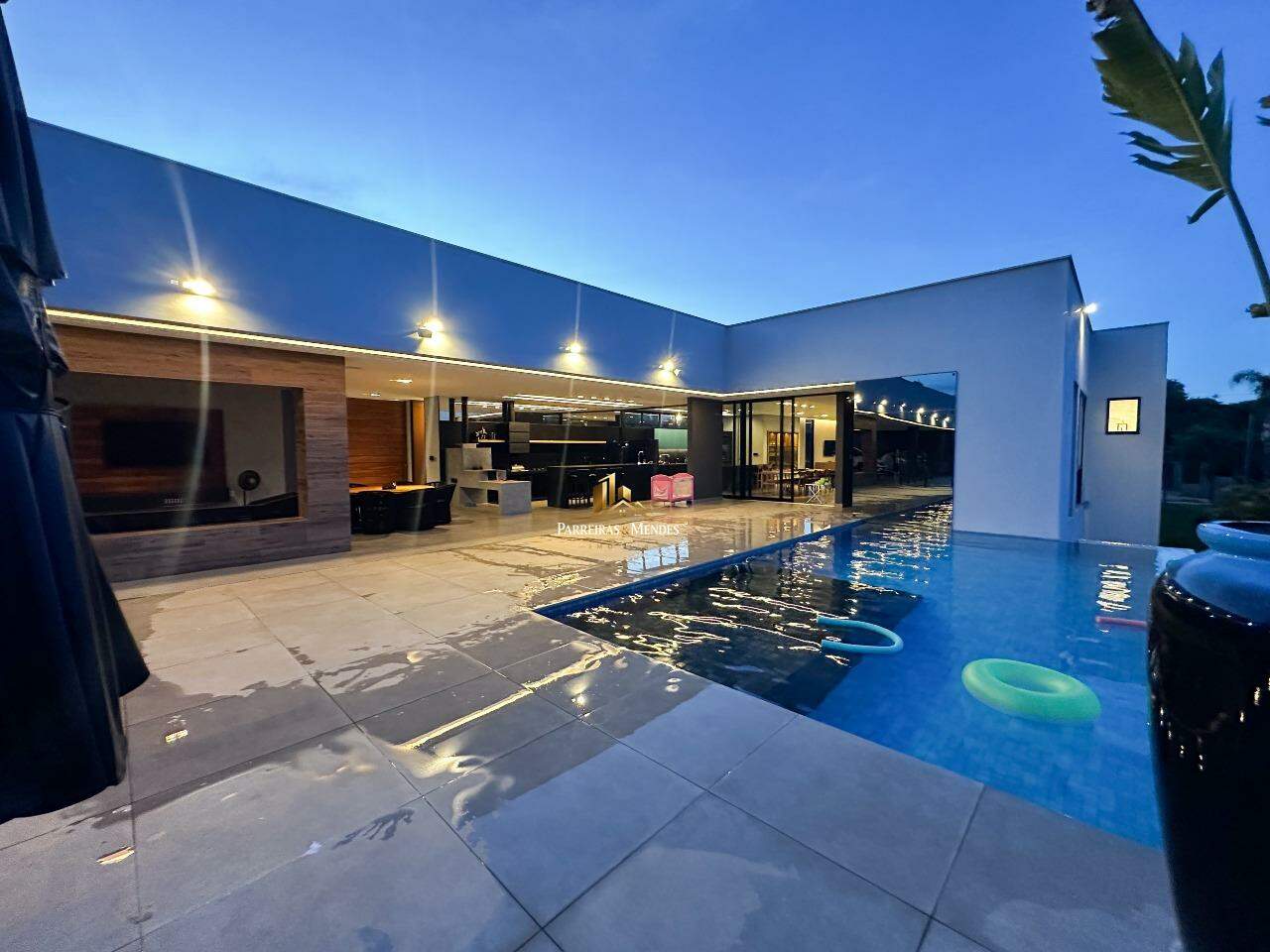 Casa à venda no CONDOMÍNIO ALPHAVILLE: 