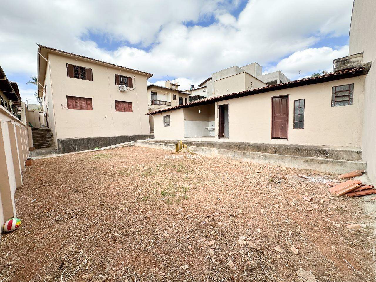Casa à venda no CERQUEIRA LIMA: 