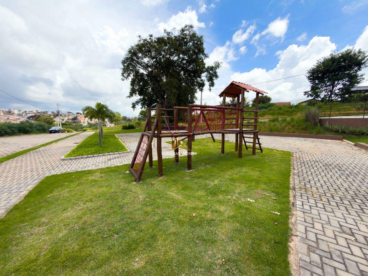 Lote à venda no CONDOMÍNIO SOL DO QUITÃO: 
