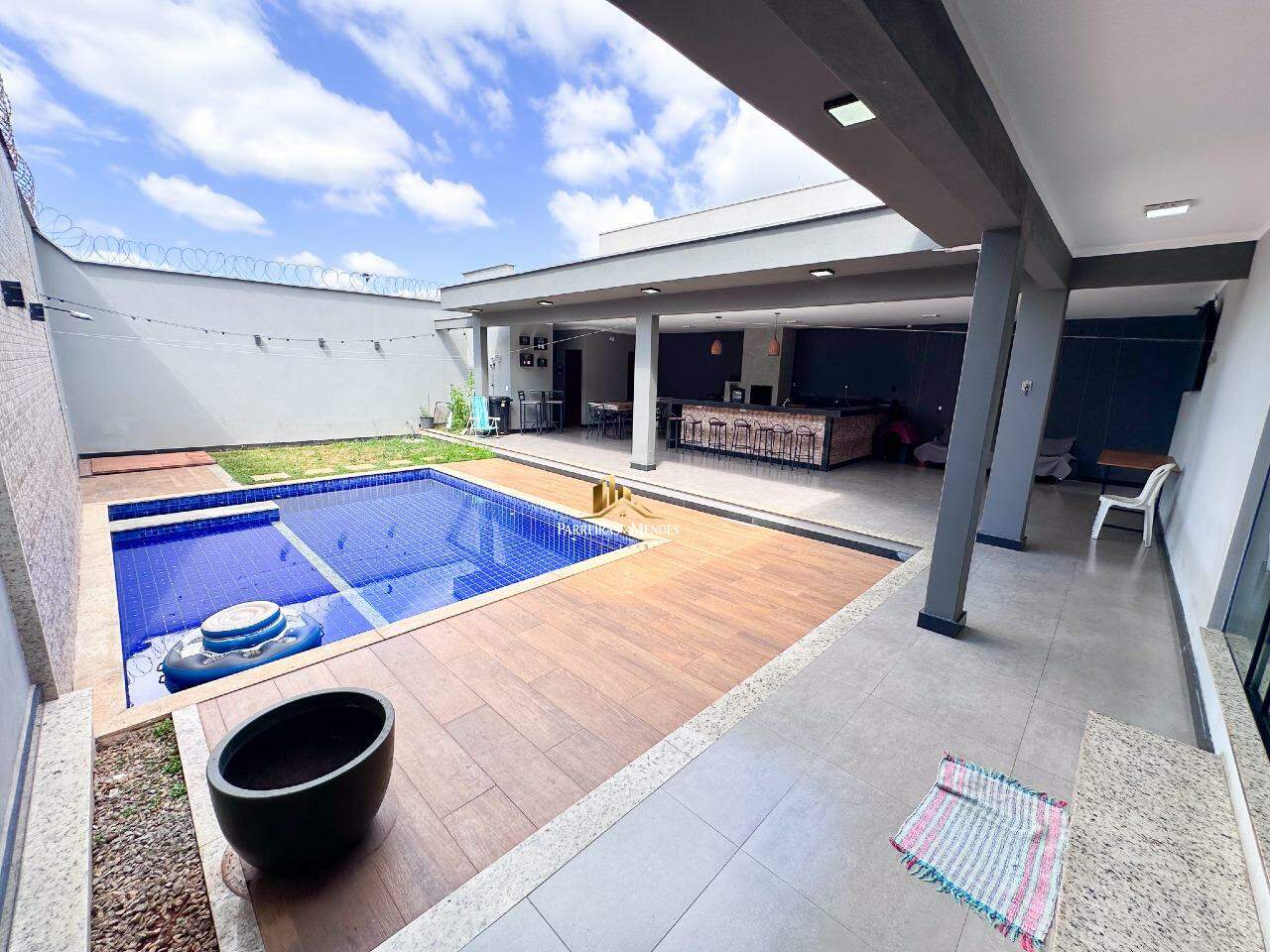 Casa à venda no TROPICAL: 