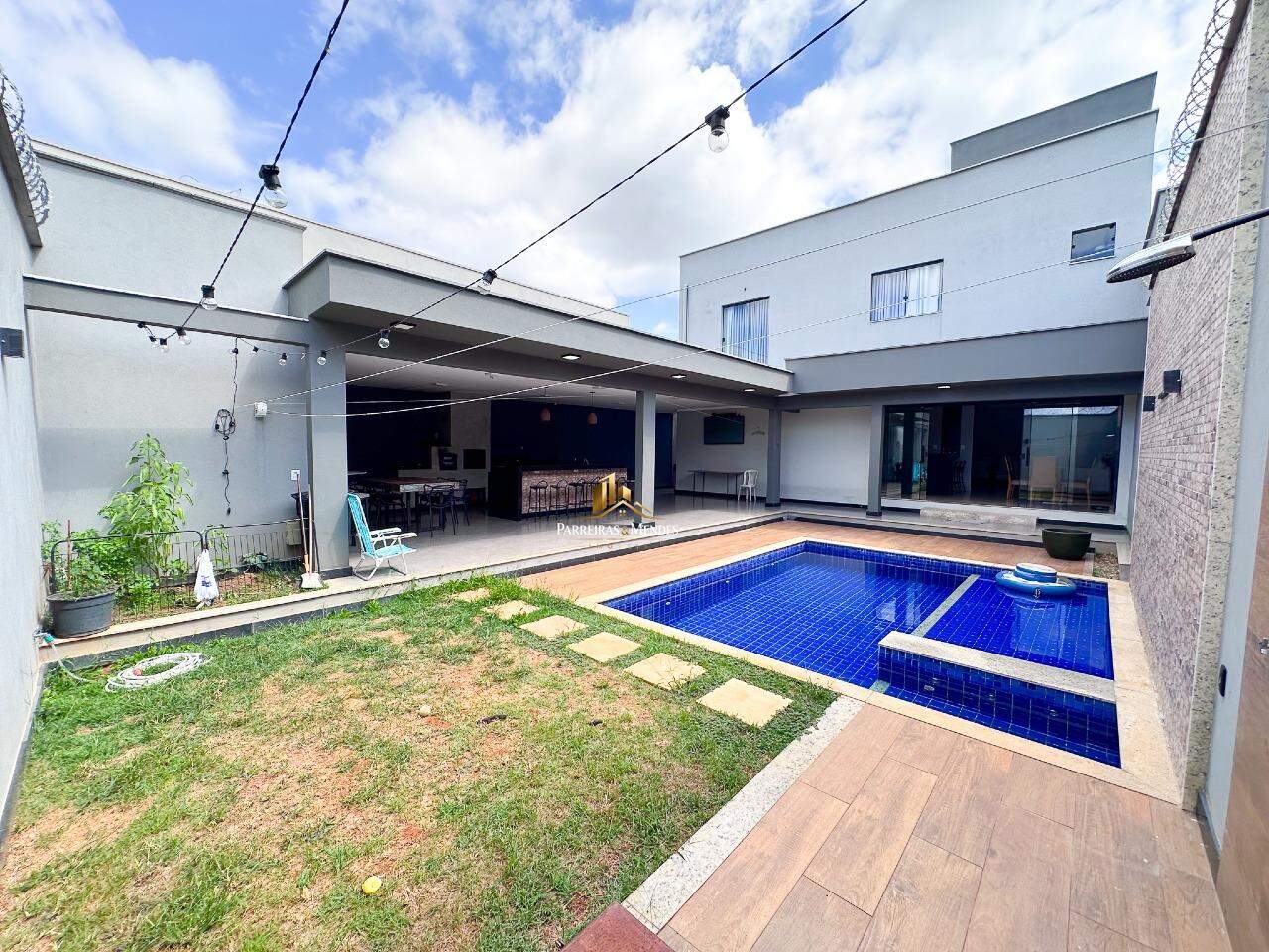 Casa à venda no TROPICAL: 