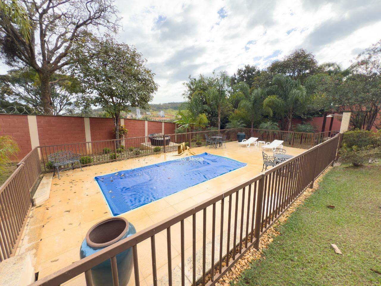 Casa à venda no CHÁCARA DO QUITÃO: 