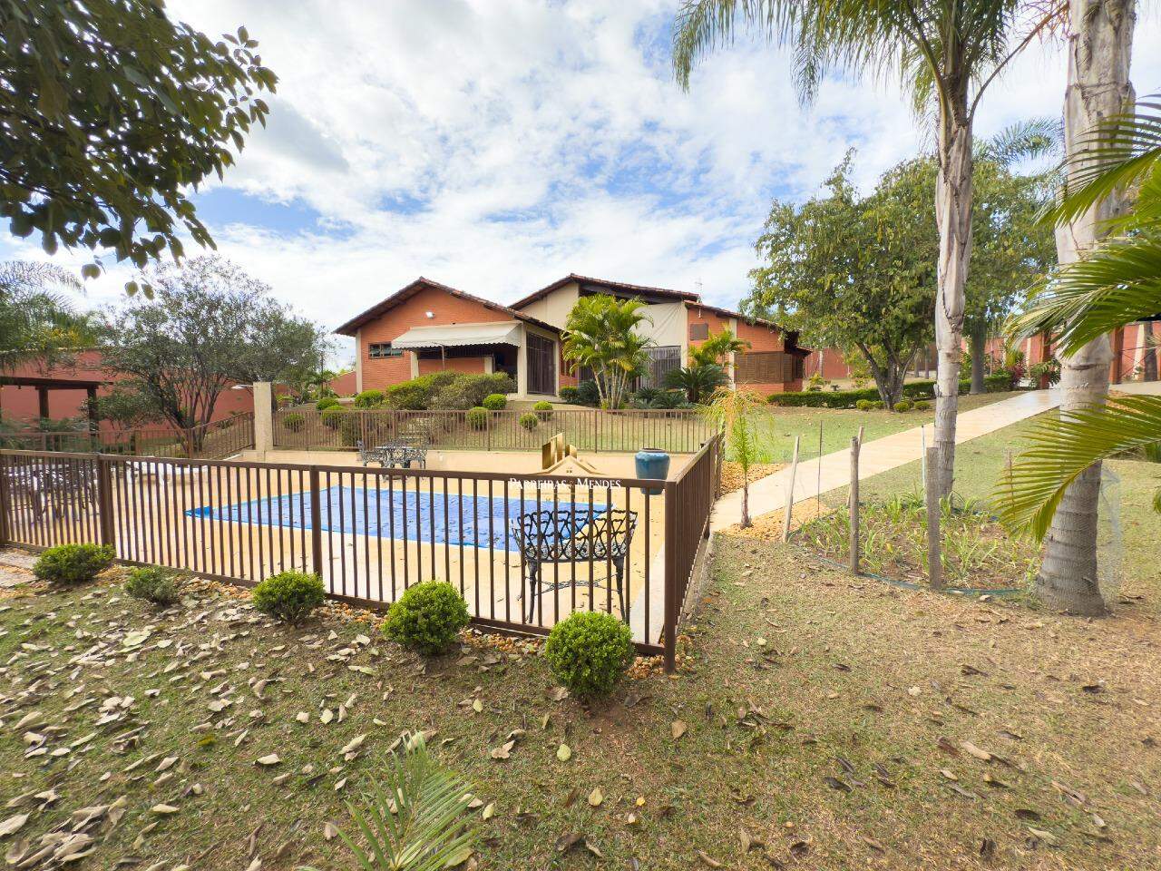 Casa à venda no CHÁCARA DO QUITÃO: 