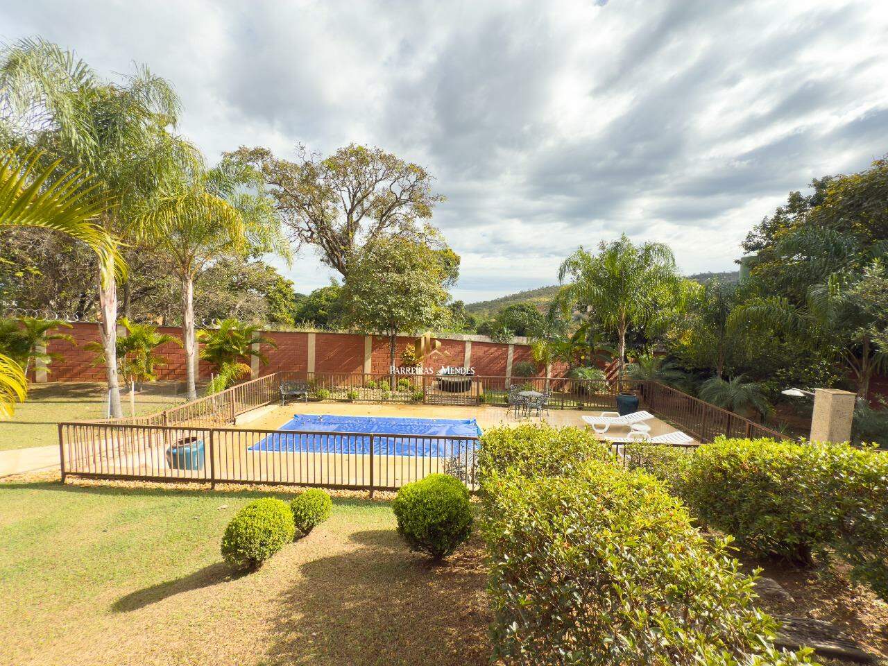 Casa à venda no CHÁCARA DO QUITÃO: 
