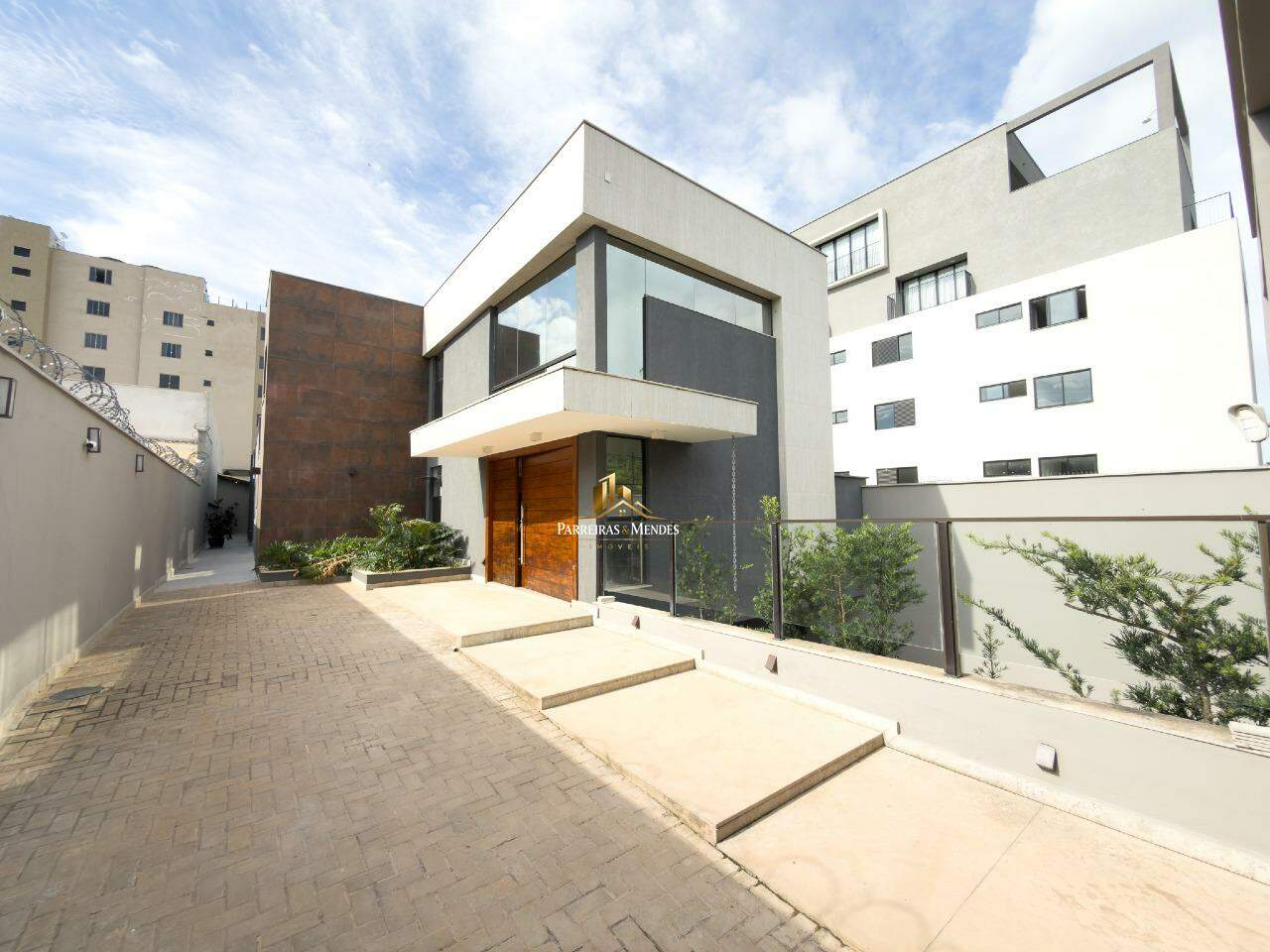Casa à venda no TROPICAL: 