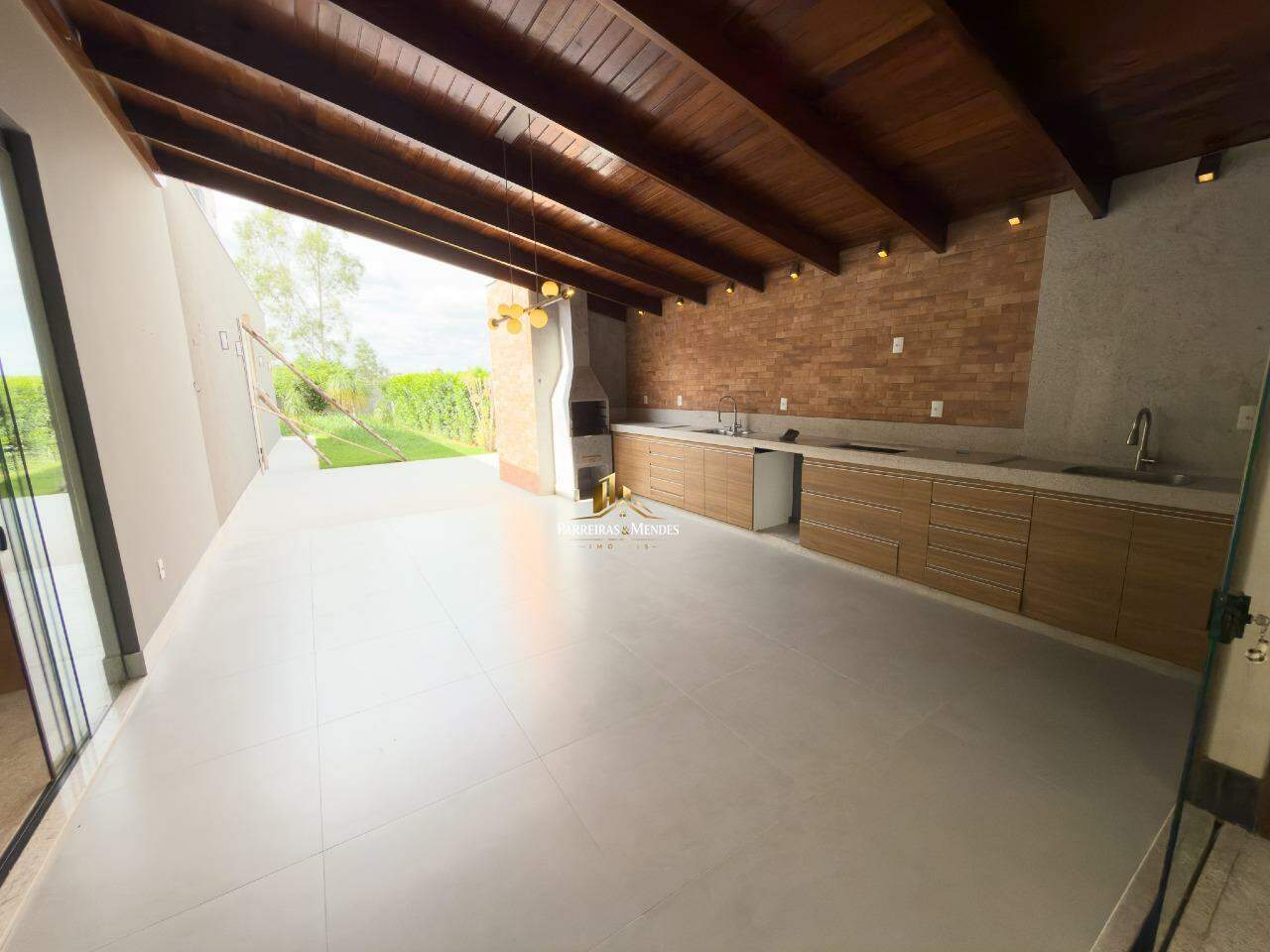Casa à venda no TROPICAL: 