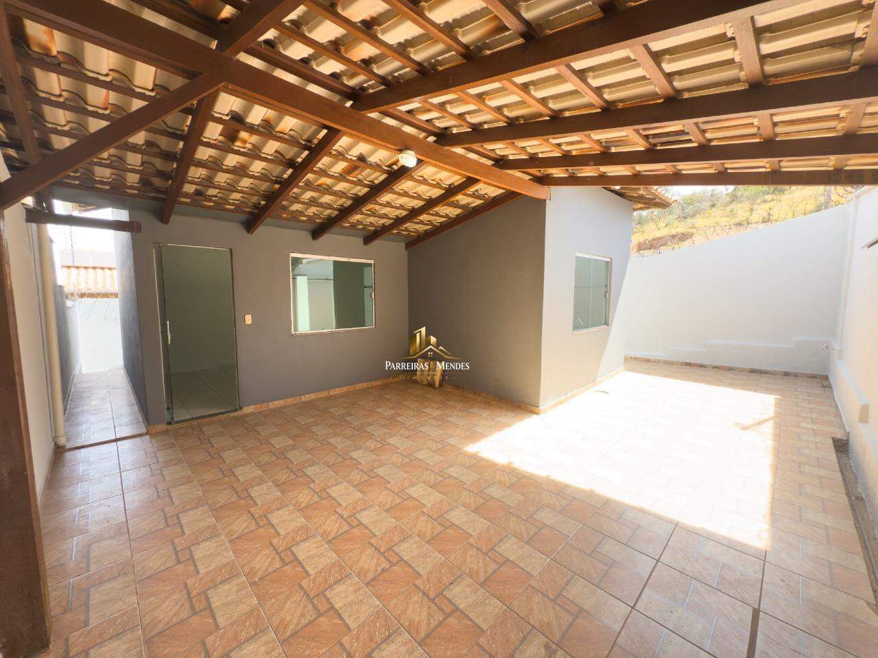 Casa à venda no TROPICAL: 