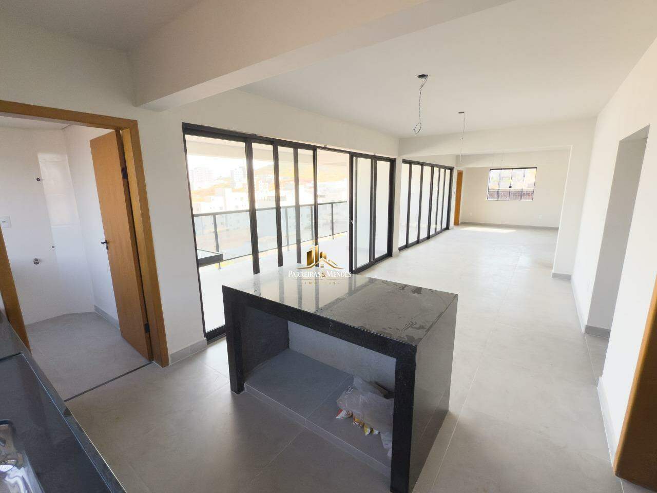 Apartamento à venda no TROPICAL: 