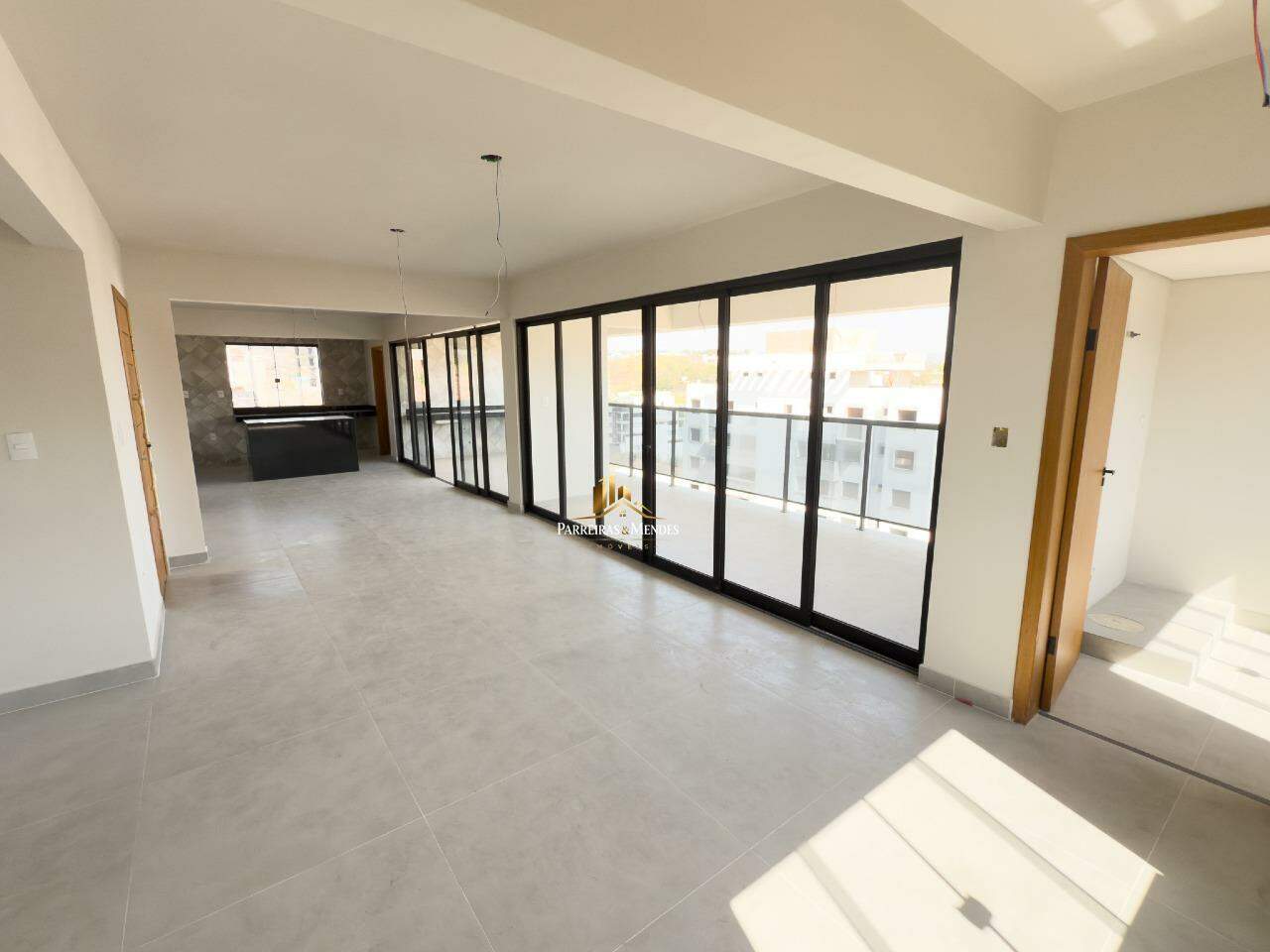 Apartamento à venda no TROPICAL: 