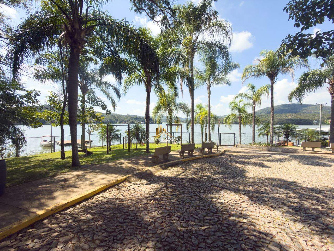 Casa à venda no CONDOMÍNIO RECANTO DO LAGO: 
