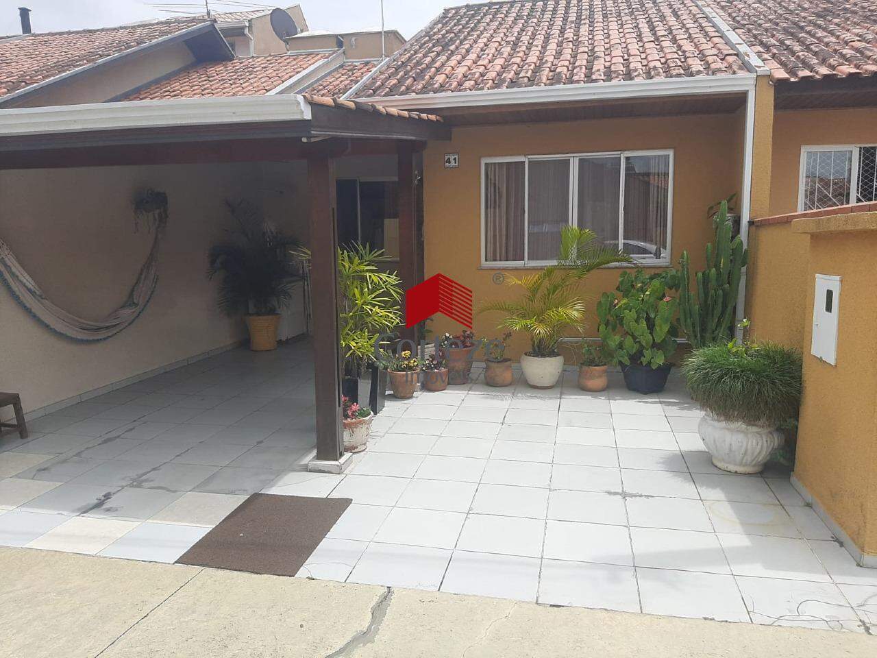 Residência 2 quartos com suíte á venda no Uberaba.