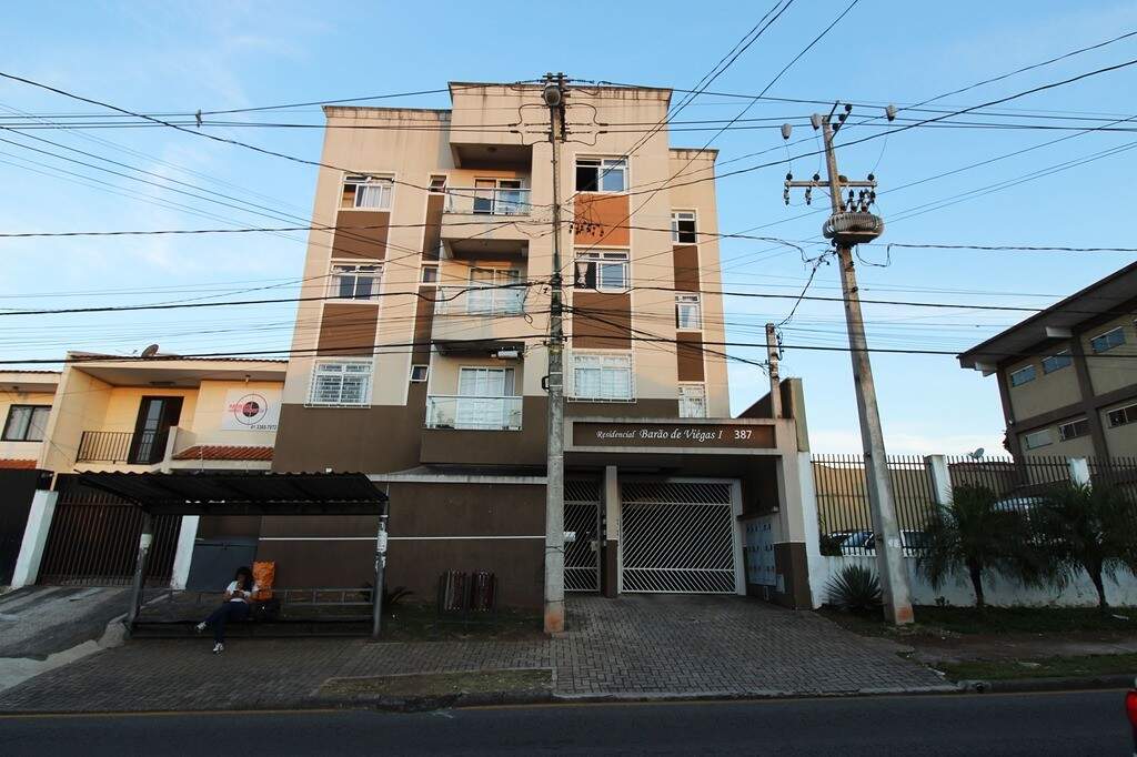 Apartamento com elevador, 2 quartos sendo 1 suíte, no Jardim Cruzeiro
