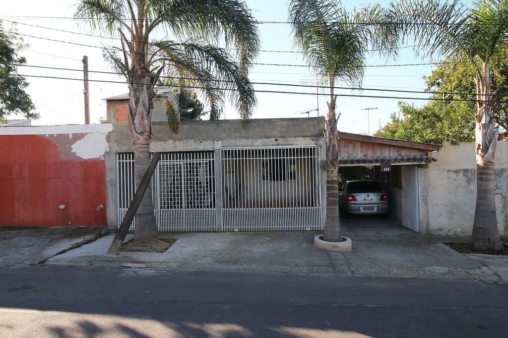 Casa de 3 quartos com 1 vaga de garagem coberta localizado no bairro Quississana
