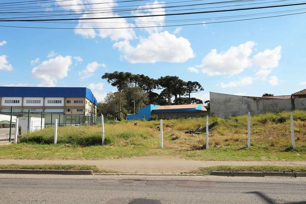 Esta é uma oportunidade imperdível para investidores! Área industrial à venda com localização privilegiada no bairro Quississana.
