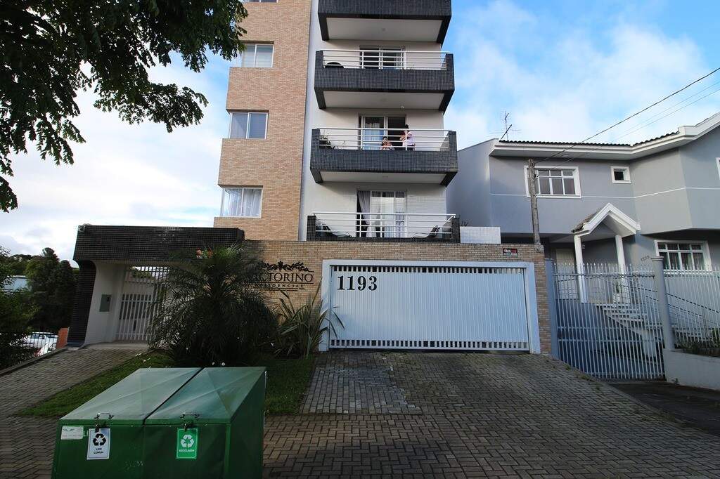 Apartamento à venda de 3 Quartos sendo 1 suíte no bairro São Pedro.