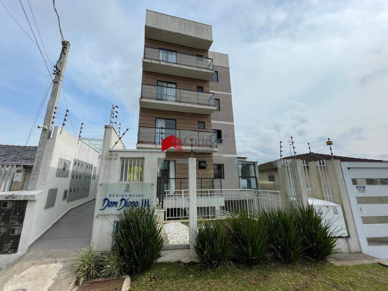 Apartamento com 3 quartos sendo 1 suíte, localizado no bairro Pedro Moro.