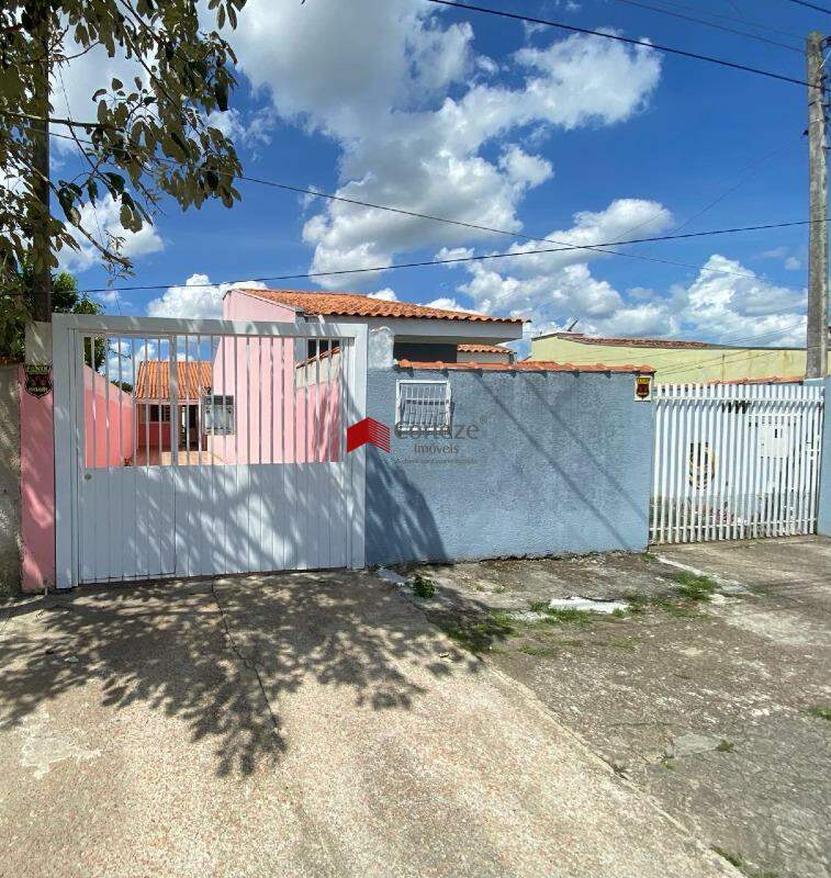 Oportunidade única!! Encantadora casa à venda de 2 quartos no Guatupê.