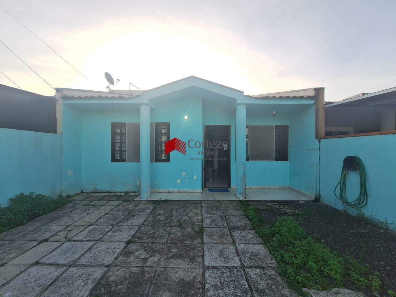 Casa à venda de 3 quartos, localizado no bairro Rio Pequeno.