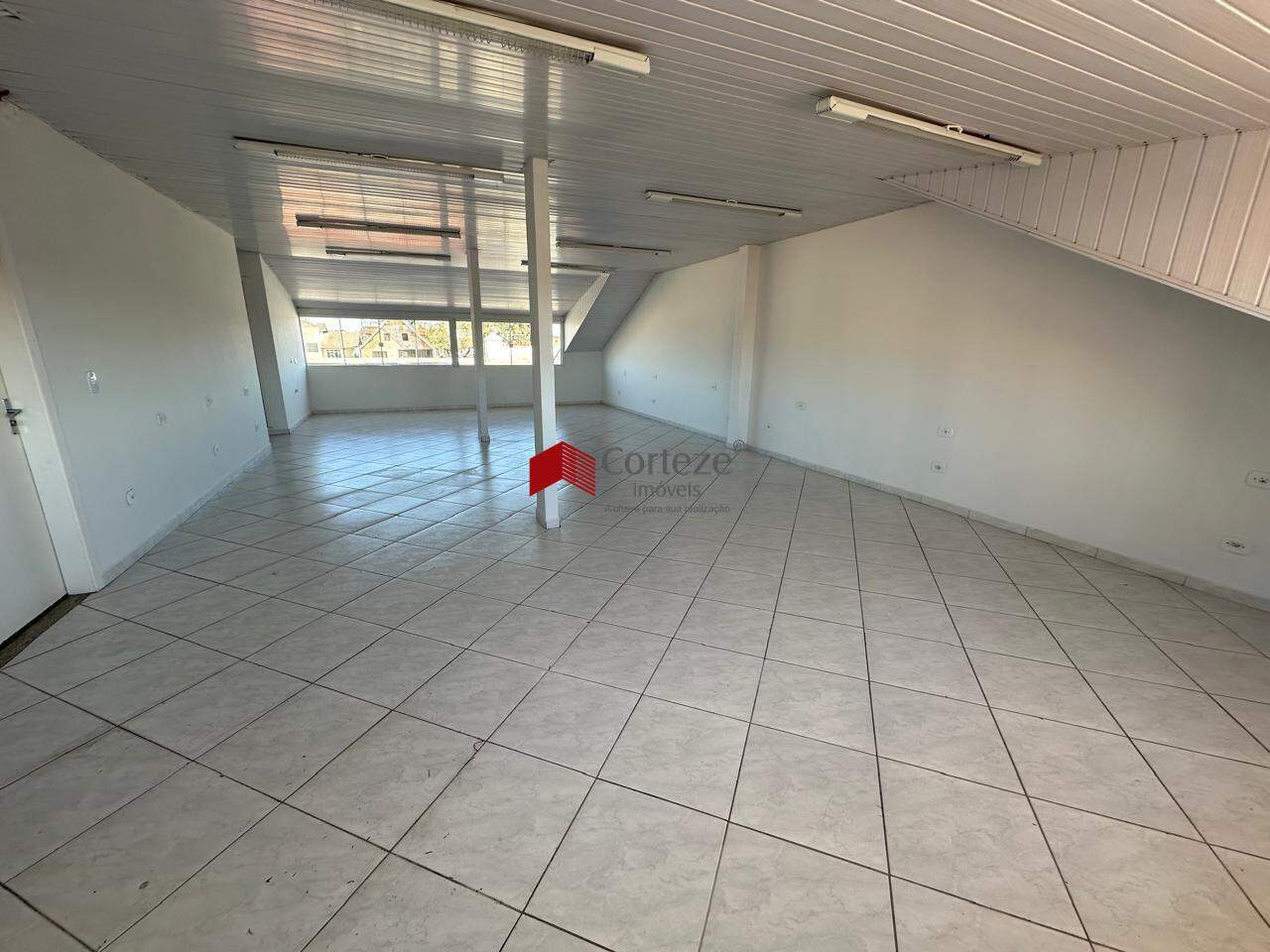 Sala / Conjunto com 99,6m² , para aluguel, no bairro Centro em São José dos Pinhais