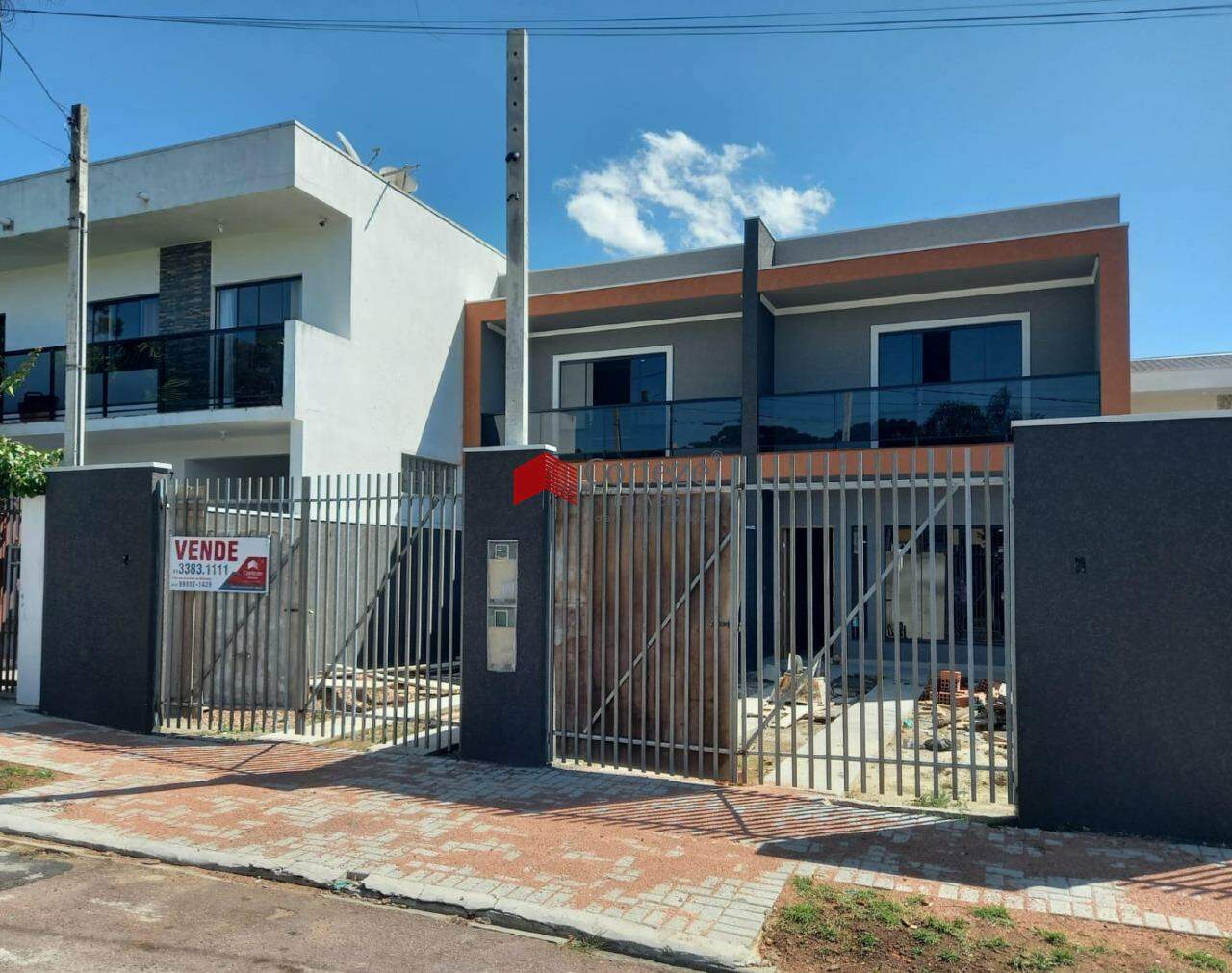 Sobrado com 121m² 3 quartos, à venda, no bairro Pinheirinho em Curitiba