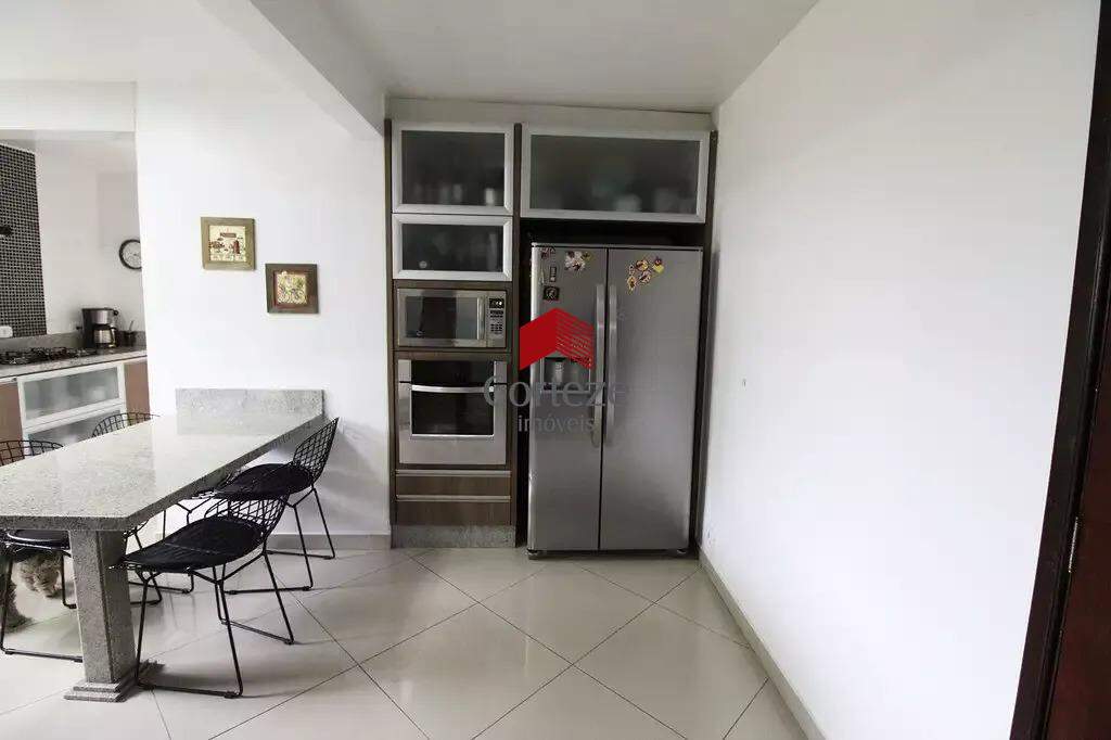 Sobrado para à venda no Centro em São José dos Pinhais - 20104: 