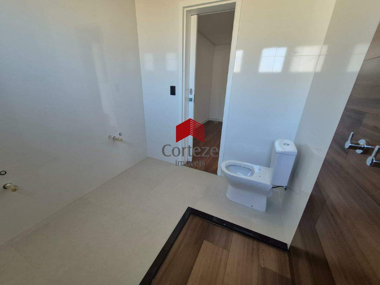 Sobrado para à venda no Aristocrata em São José dos Pinhais - 20545: 