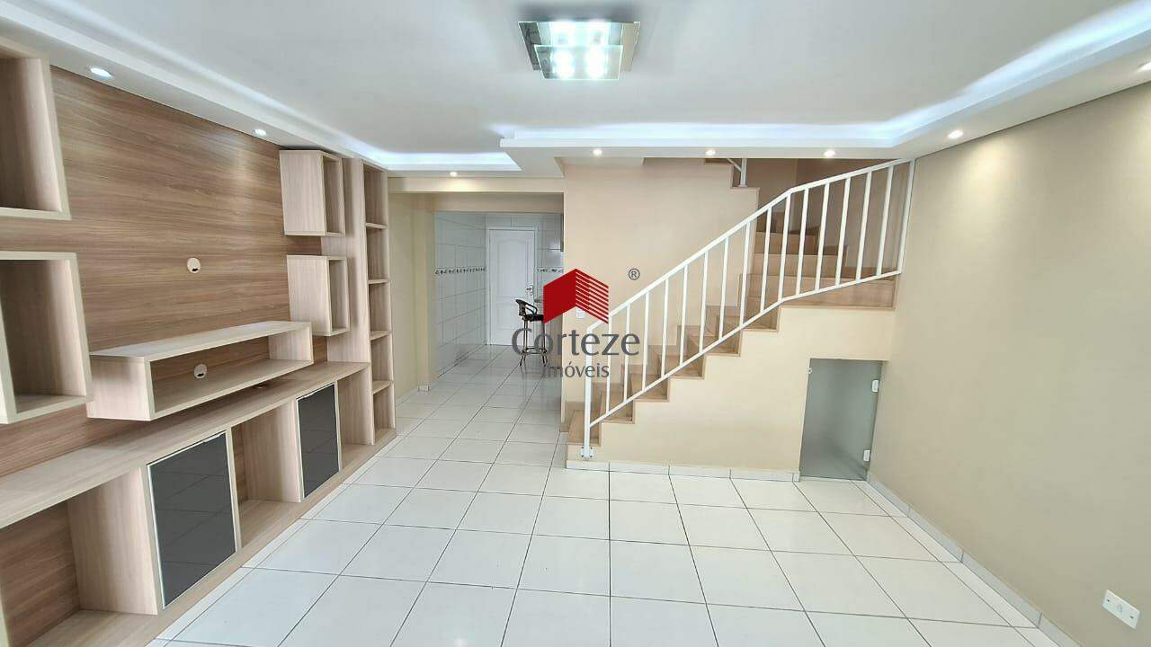 Sobrado para à venda no Cidade Industrial em Curitiba - 20649: 