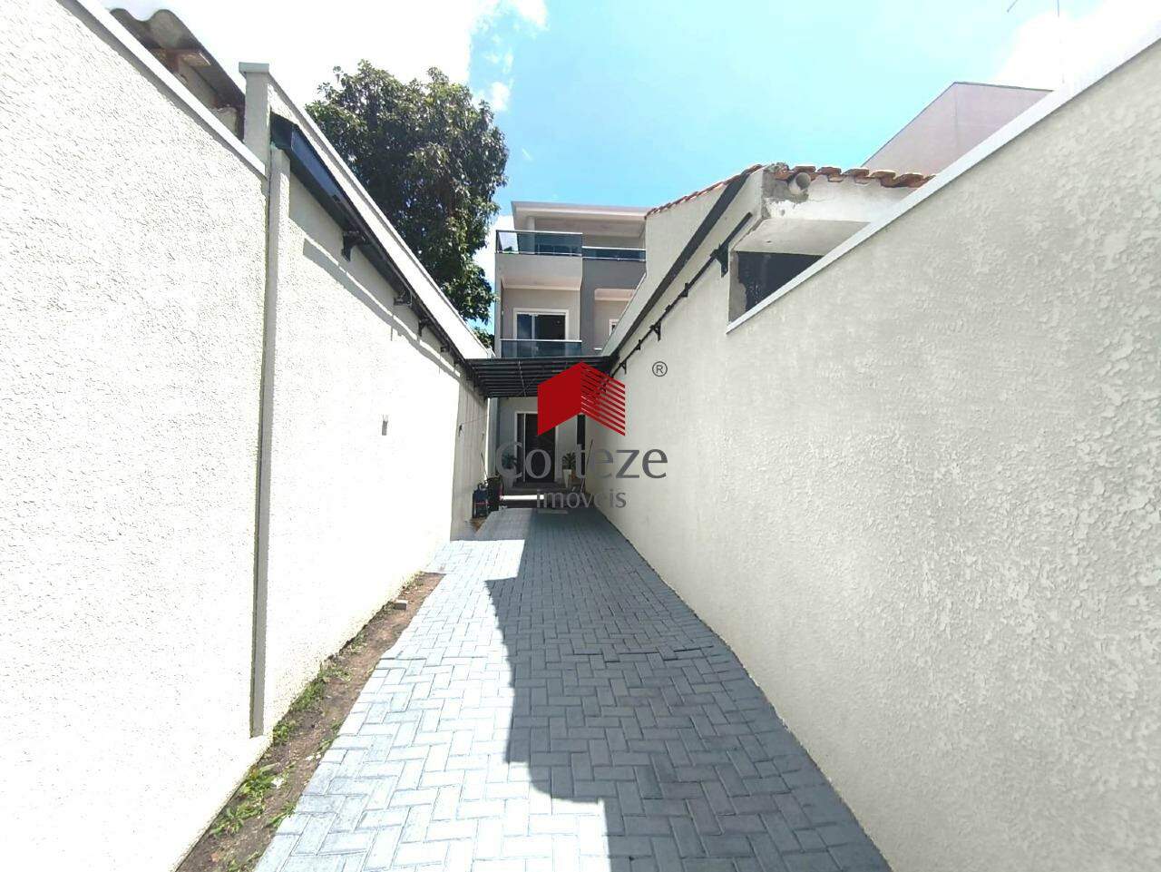 Sobrado para à venda no Alto Boqueirão em Curitiba - 20735: Entrada Garagem