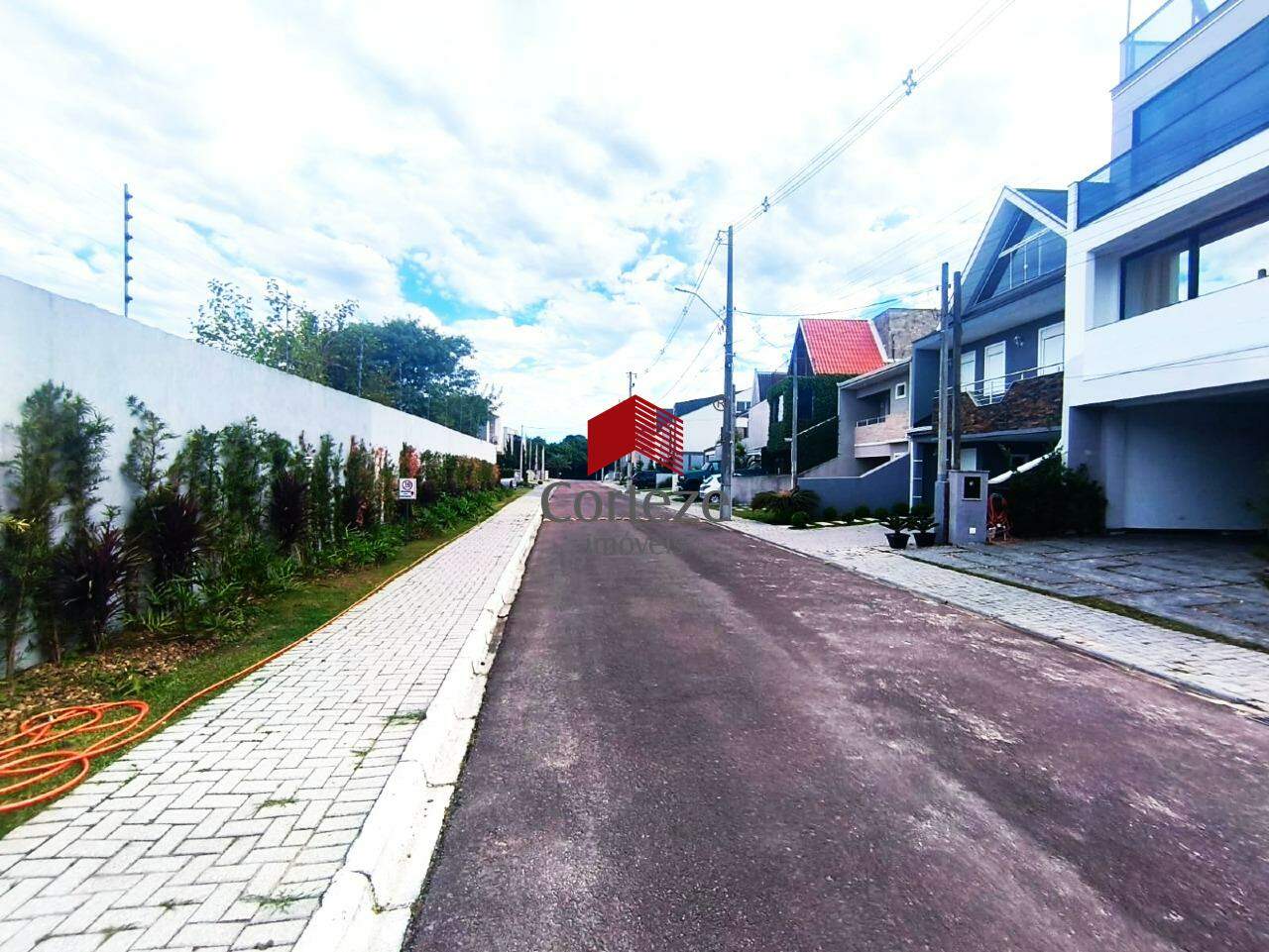 Terreno em condomínio para à venda no Uberaba em Curitiba - 21132: Rua Interna do Condomínio