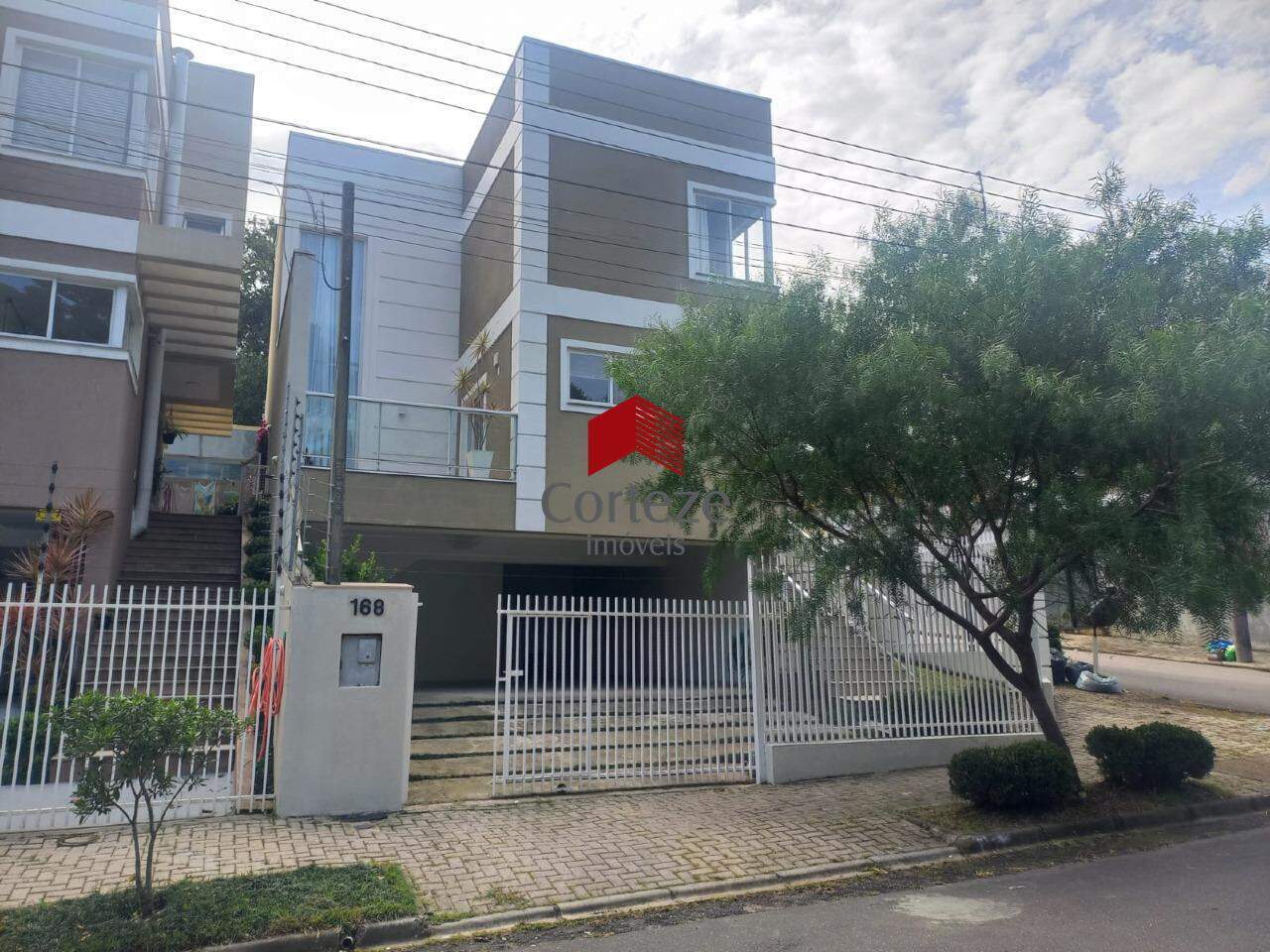 Sobrado para alugar no Aristocrata