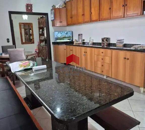Sobrado para à venda no Cajuru em Curitiba - 21151: 