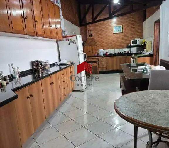 Sobrado à venda no Cajuru