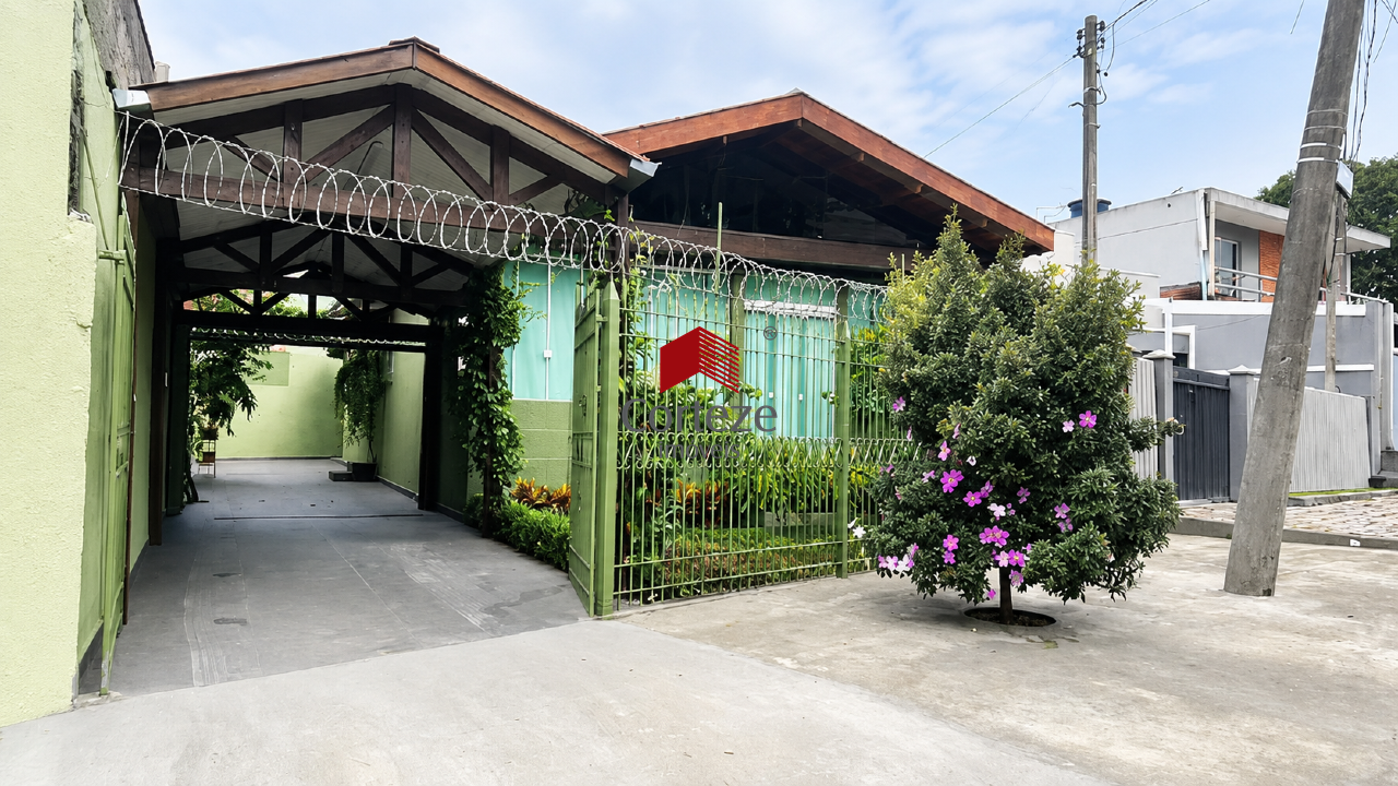 Casa à venda no Novo Mundo