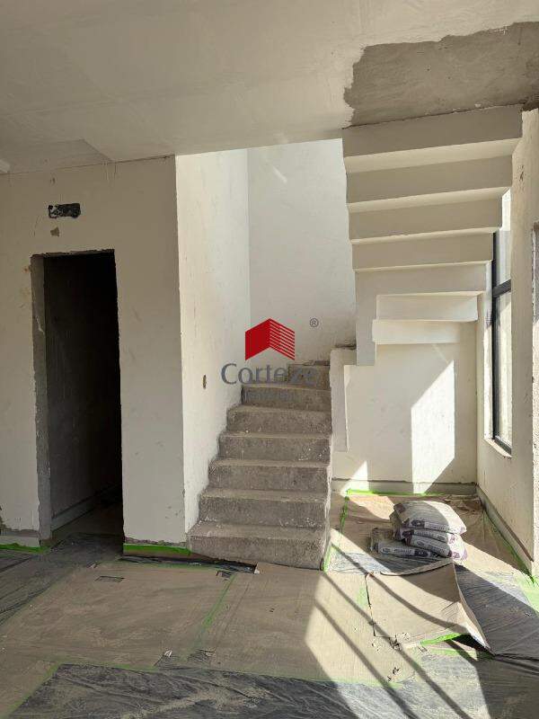 Sobrado para à venda no Xaxim em Curitiba - 21500: 