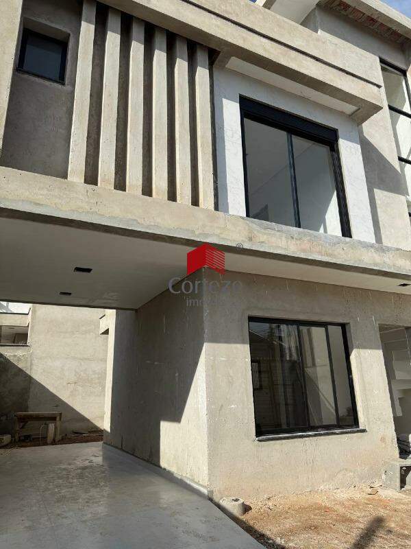 Sobrado para à venda no Xaxim em Curitiba - 21500: 