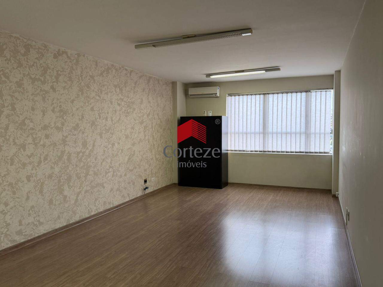 Sala / Conjunto para à venda no Centro em Curitiba - 21731: 