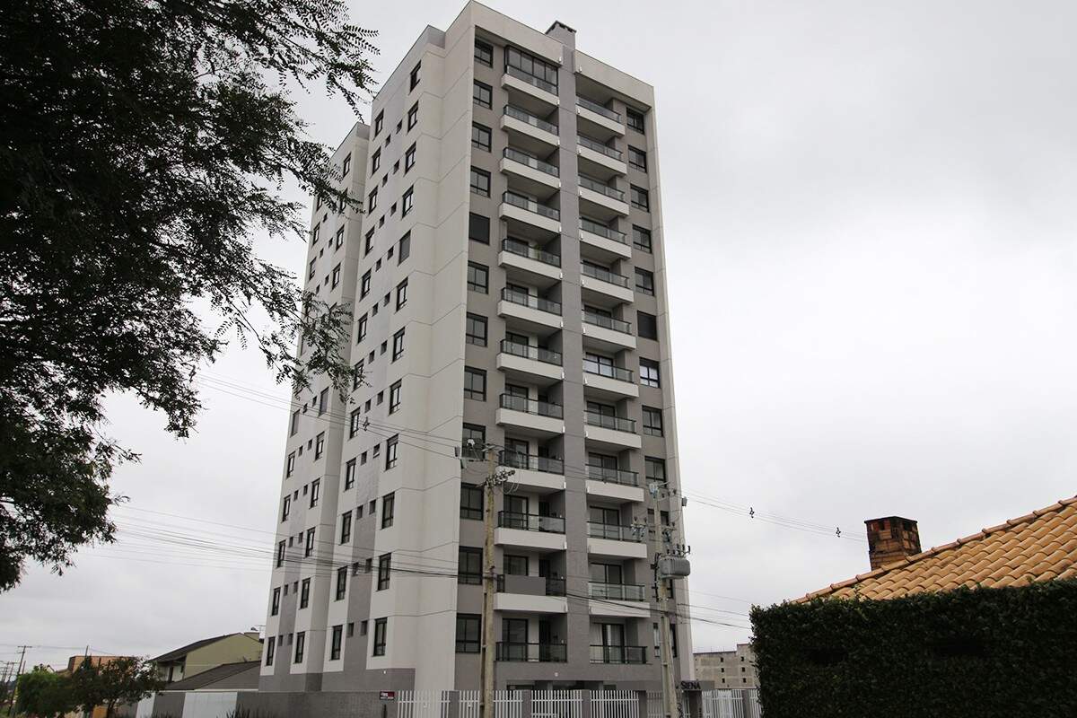 Apartamento à venda de 3 quartos sendo 1 suíte, 2º andar no Centro de São José dos Pinhais