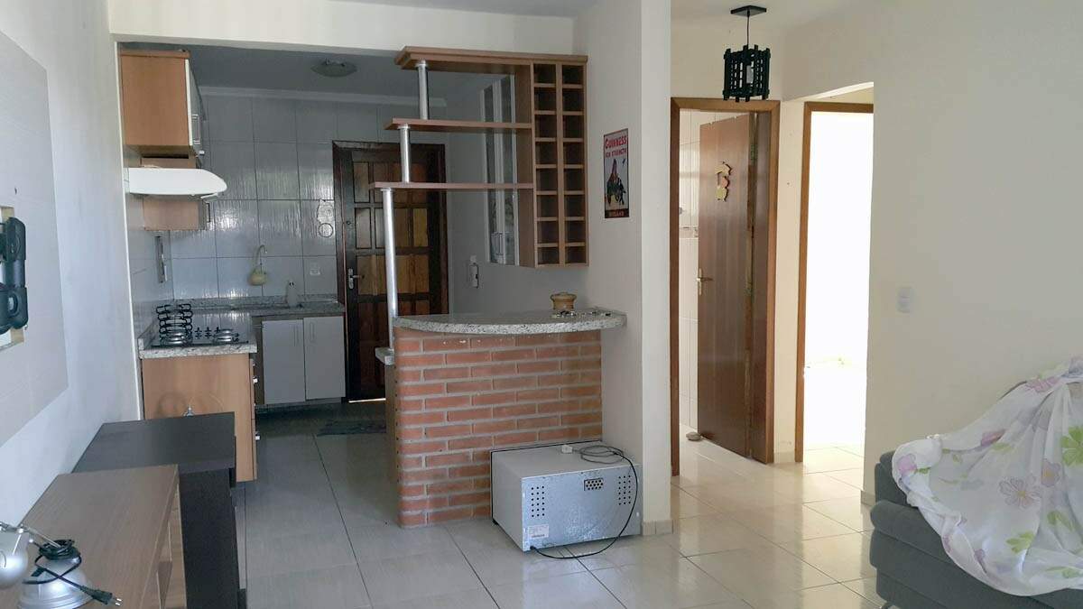 Sobrado à venda de 2 quartos, localizado no bairro Braga.