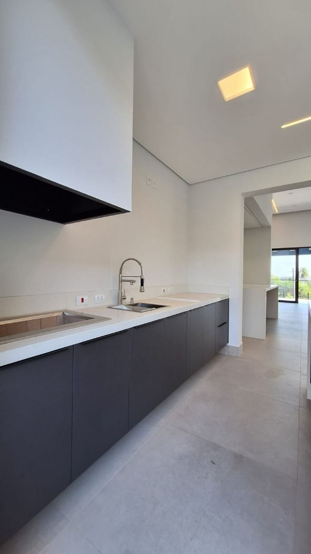 Casa de condomínio à venda no Condomínio Campos de Santo Antônio: