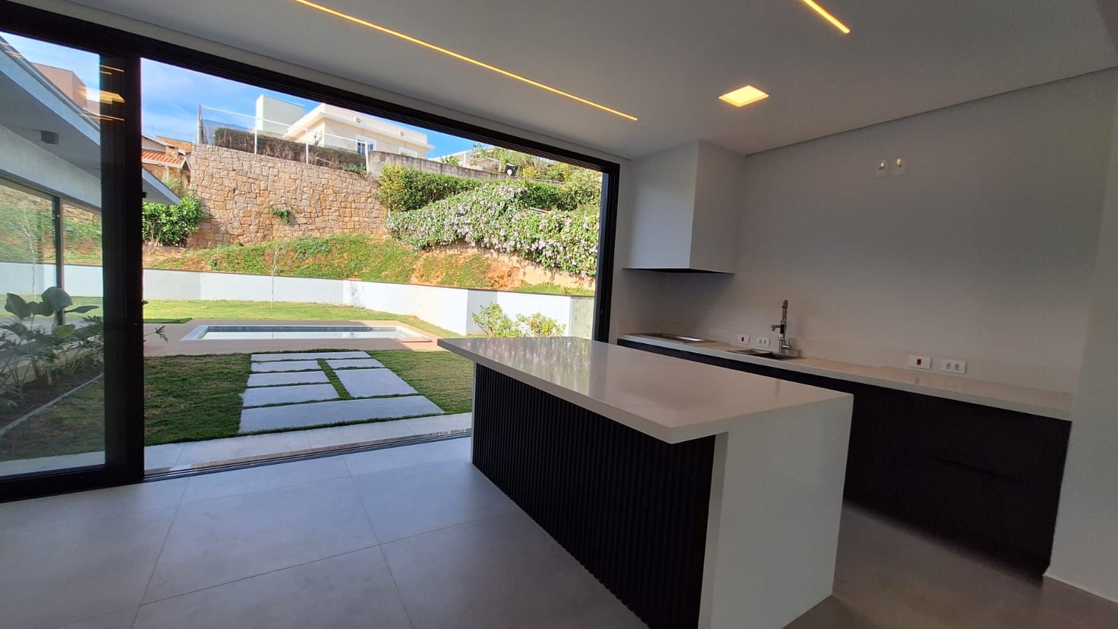 Casa de condomínio à venda no Condomínio Campos de Santo Antônio: