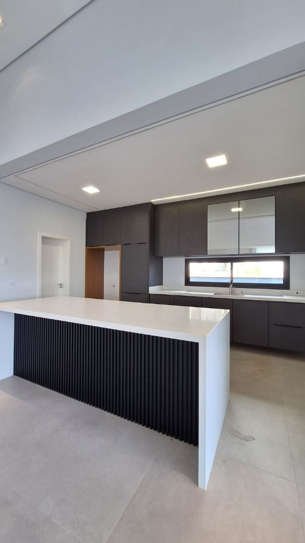 Casa de condomínio à venda no Condomínio Campos de Santo Antônio: