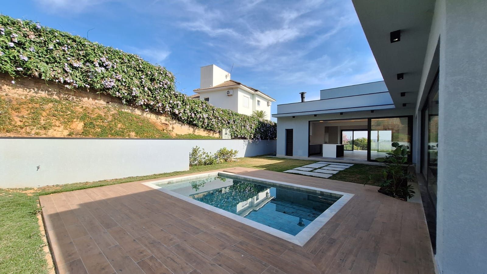 Casa de condomínio à venda no Condomínio Campos de Santo Antônio: