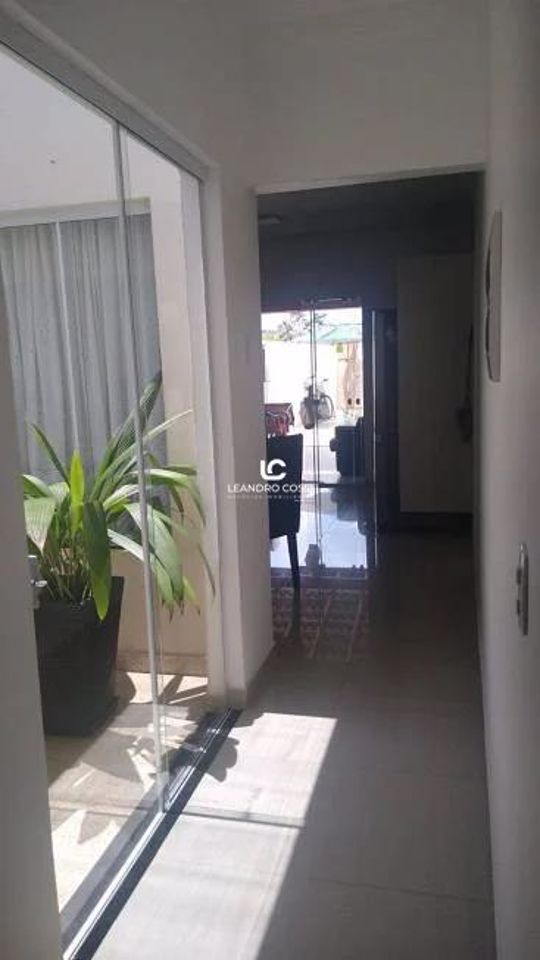 Casa de condomínio à venda no Jardim Guarujá: