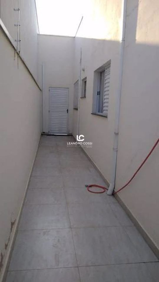 Casa de condomínio à venda no Jardim Guarujá: