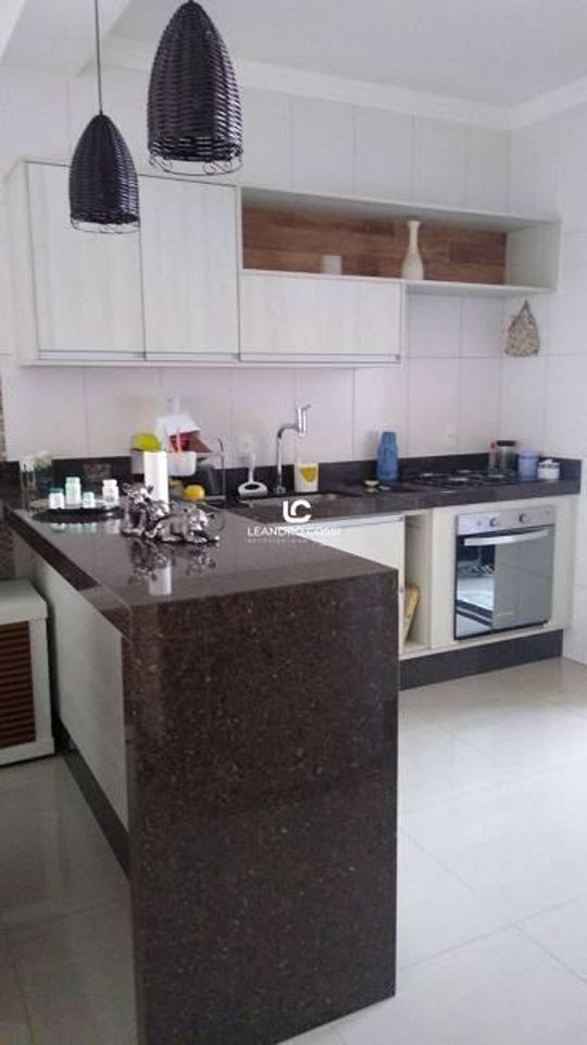 Casa de condomínio à venda no Jardim Guarujá: