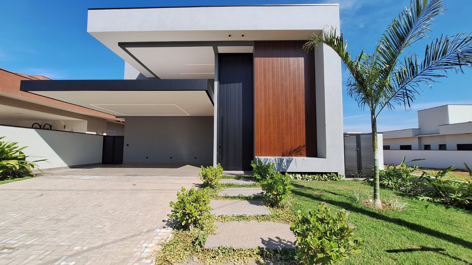 Casa à Venda no Condomínio Portal dos Bandeirantes, Salto/Sp