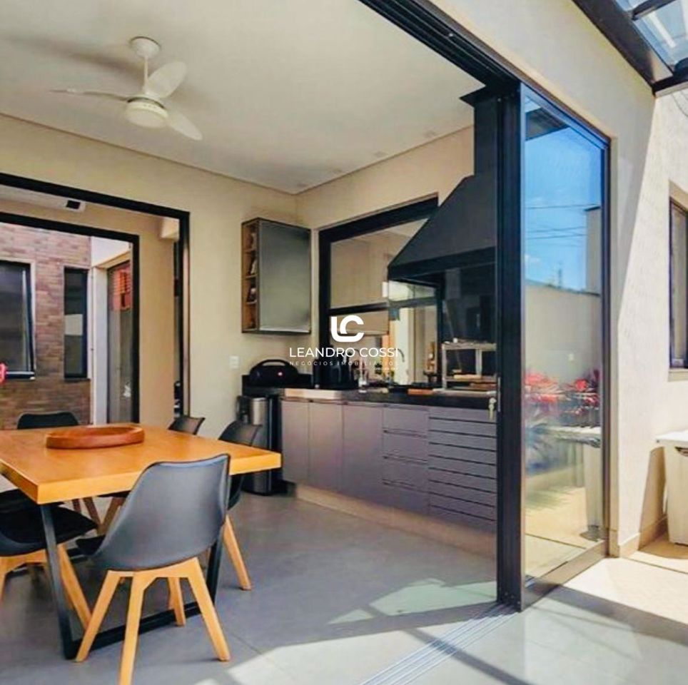 Casa de condomínio à venda no Condomínio Parque do Varvito: