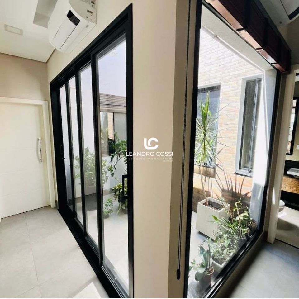 Casa de condomínio à venda no Condomínio Parque do Varvito: