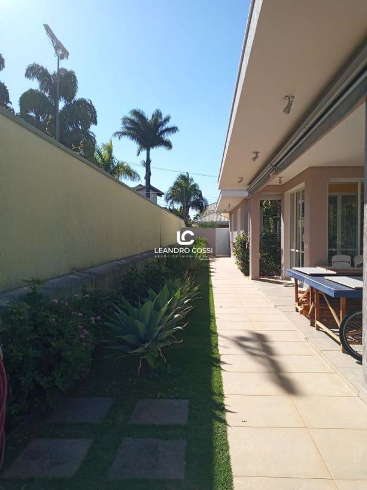 Casa de condomínio à venda no Condomínio Parque Village Castelo: