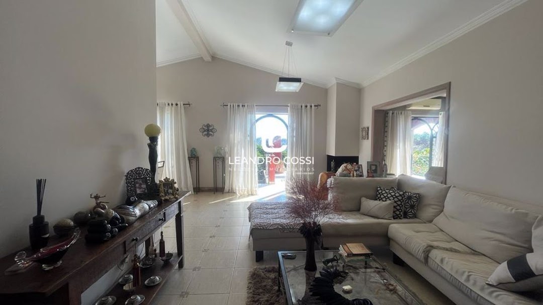 Casa de condomínio à venda no Condomínio Campos de Santo Antônio: